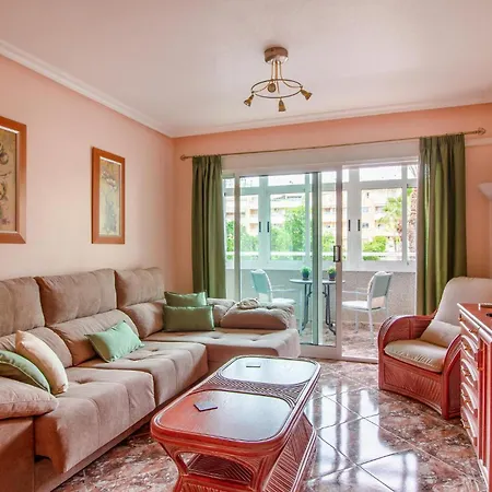 Apartment 2 Bedroom Lovely In