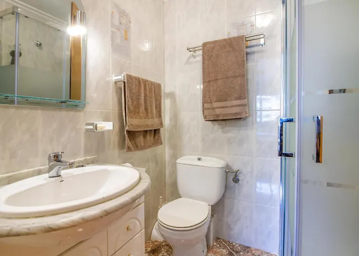 Stunning In تورّيفيِخا